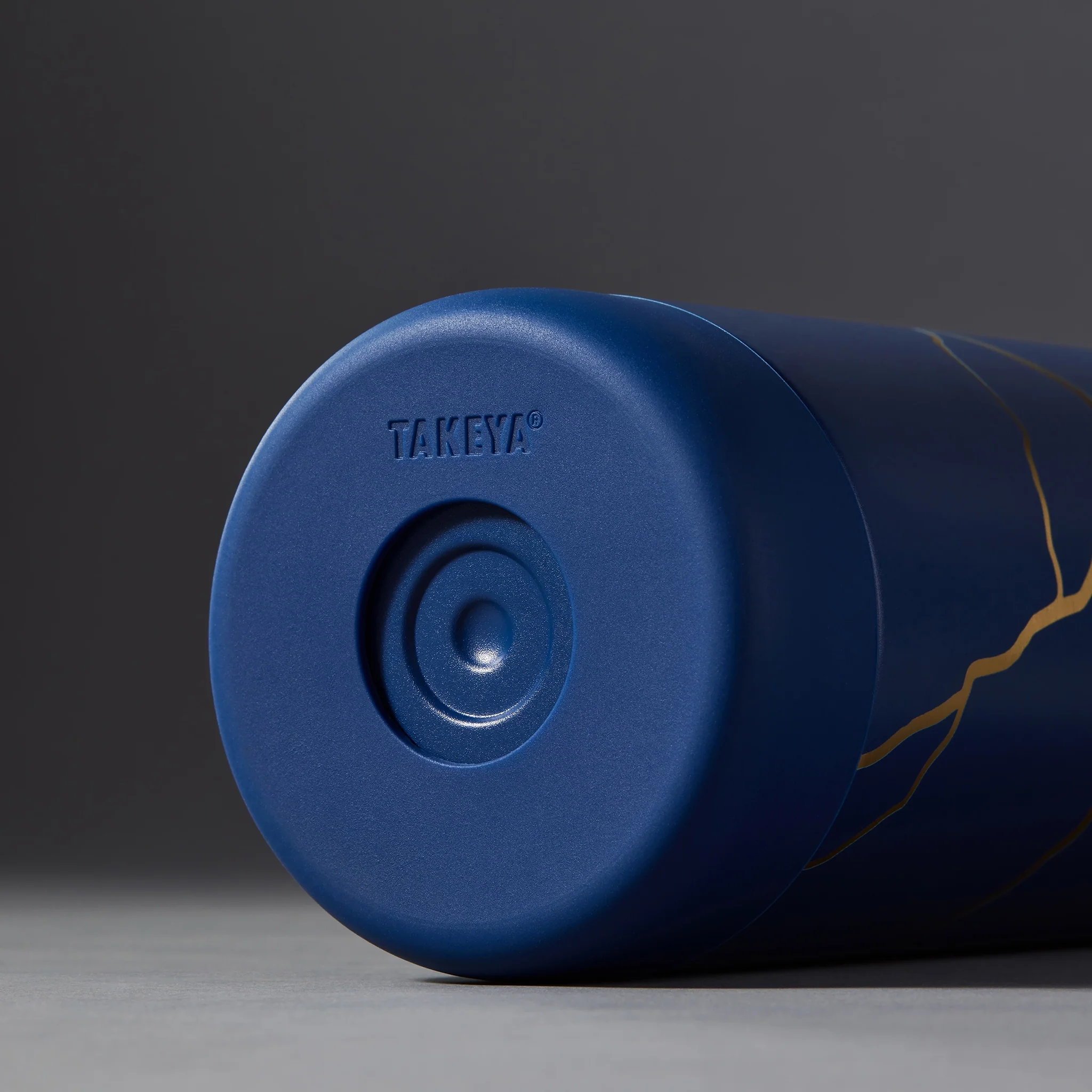 Kintsugi Water Bottle with Spout Lid - Image 6